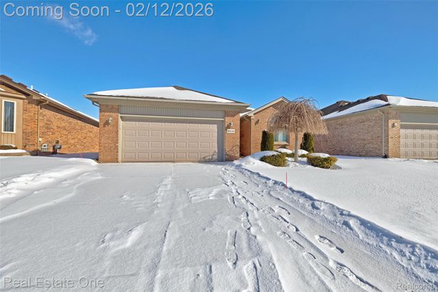 46536 Red River Drive, Macomb Township, MI 48044