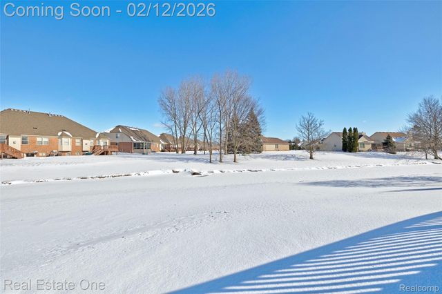 46536 Red River Drive, Macomb Township, MI 48044