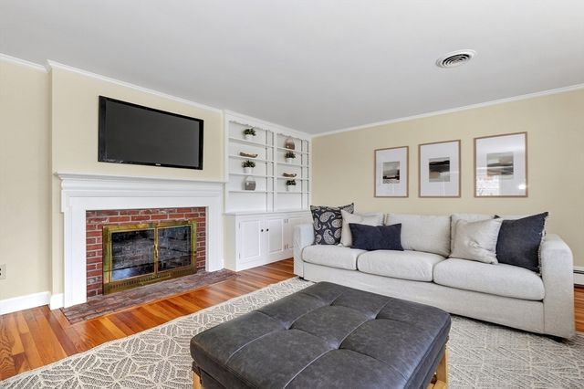 70 Ellis Farm Lane, Melrose, MA 02176