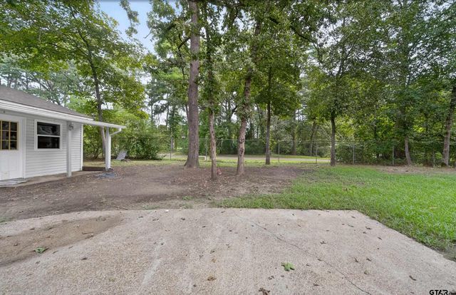 887 Janis Dr., Bullard, TX 75757