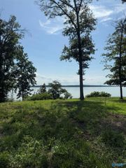 128 Paradise Shores, Athens, AL 35611