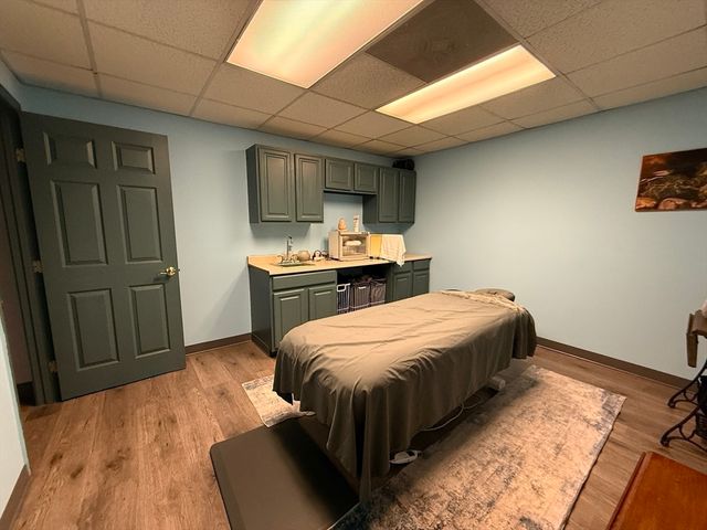 487 Burncoat St, Worcester, MA 01606