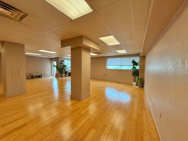 487 Burncoat St, Worcester, MA 01606