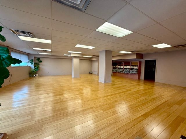 487 Burncoat St, Worcester, MA 01606