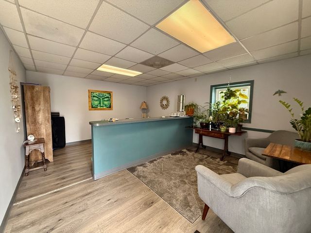 487 Burncoat St, Worcester, MA 01606