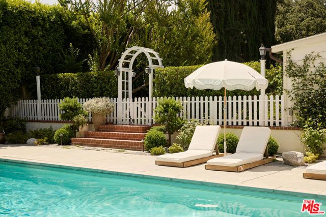 17333 Rancho Street, Encino (los Angeles), CA 91316