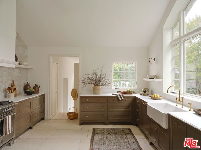 17333 Rancho Street, Encino (los Angeles), CA 91316