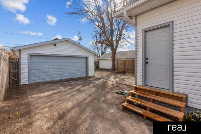 2415 Avenue F, Council Bluffs, IA 51501