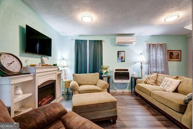 28 Weaver Street, Mccaysville, GA 30555