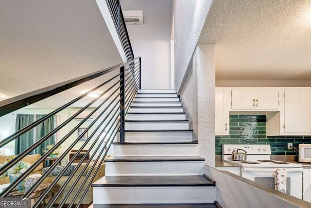 28 Weaver Street, Mccaysville, GA 30555