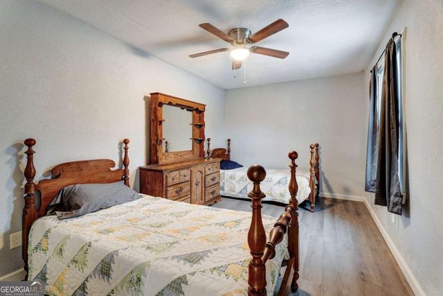 28 Weaver Street, Mccaysville, GA 30555