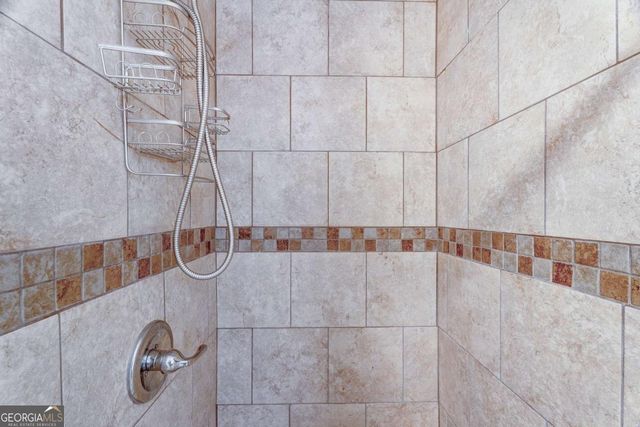 28 Weaver Street, Mccaysville, GA 30555