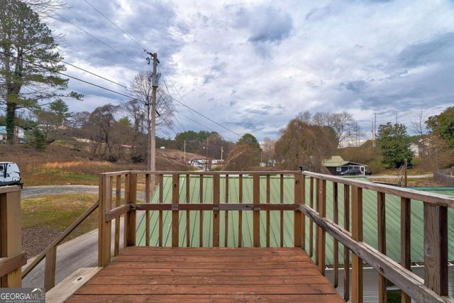 28 Weaver Street, Mccaysville, GA 30555