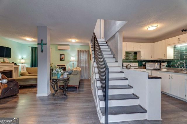 28 Weaver Street, Mccaysville, GA 30555