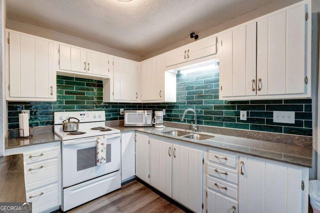 28 Weaver Street, Mccaysville, GA 30555