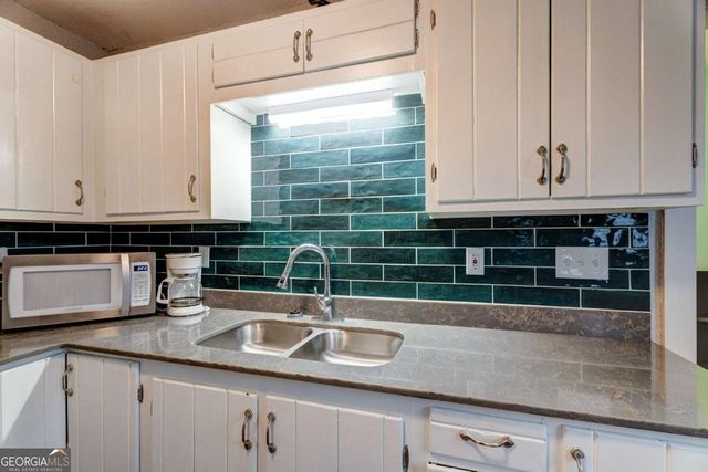 28 Weaver Street, Mccaysville, GA 30555