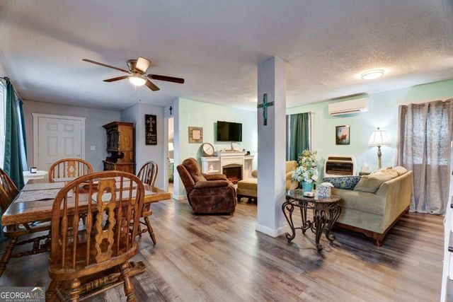 28 Weaver Street, Mccaysville, GA 30555