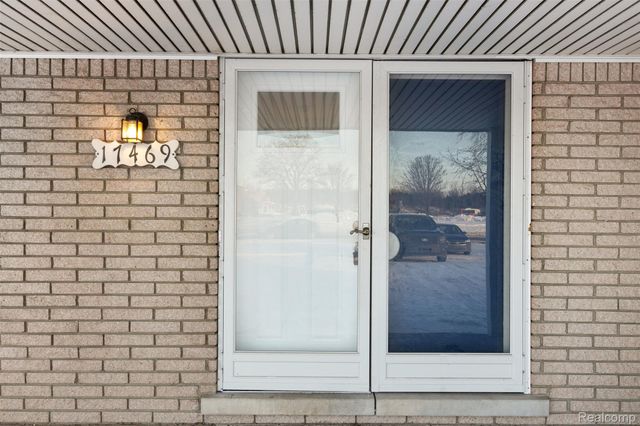 17469 W 13 Mile Road, Southfield, MI 48076