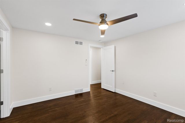 17469 W 13 Mile Road, Southfield, MI 48076