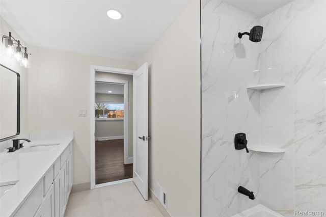 17469 W 13 Mile Road, Southfield, MI 48076