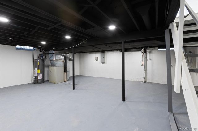 17469 W 13 Mile Road, Southfield, MI 48076