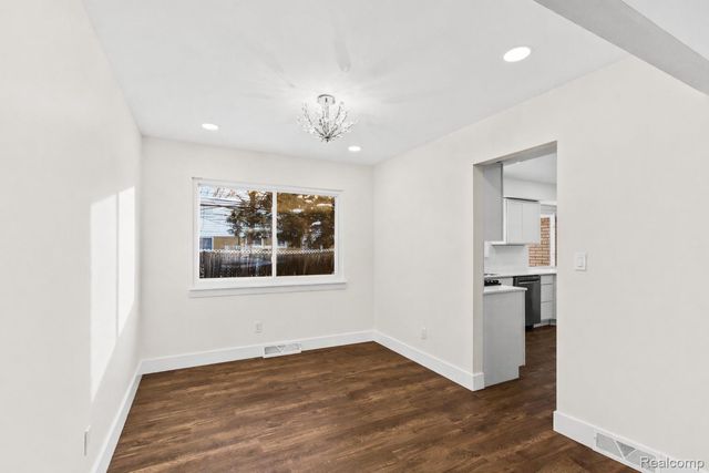 17469 W 13 Mile Road, Southfield, MI 48076