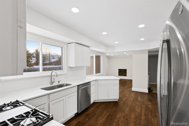 17469 W 13 Mile Road, Southfield, MI 48076