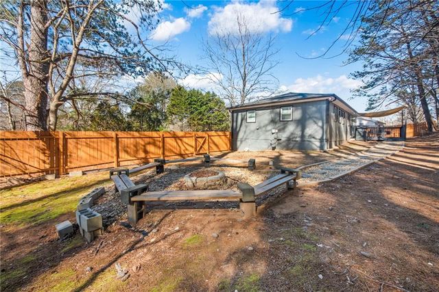 2062 Mulkey SW Road, Marietta, GA 30008