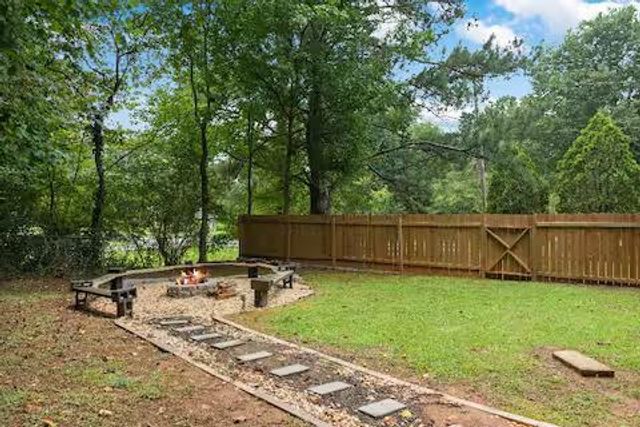 2062 Mulkey SW Road, Marietta, GA 30008