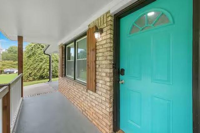 2062 Mulkey SW Road, Marietta, GA 30008