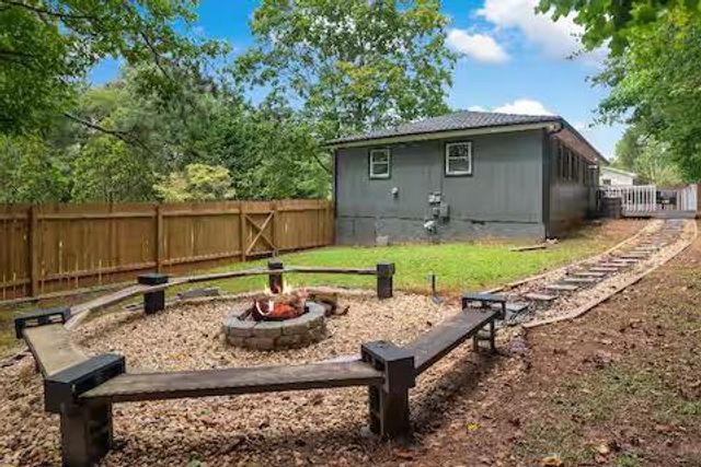 2062 Mulkey SW Road, Marietta, GA 30008