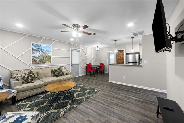 2062 Mulkey SW Road, Marietta, GA 30008