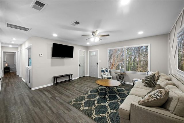 2062 Mulkey SW Road, Marietta, GA 30008