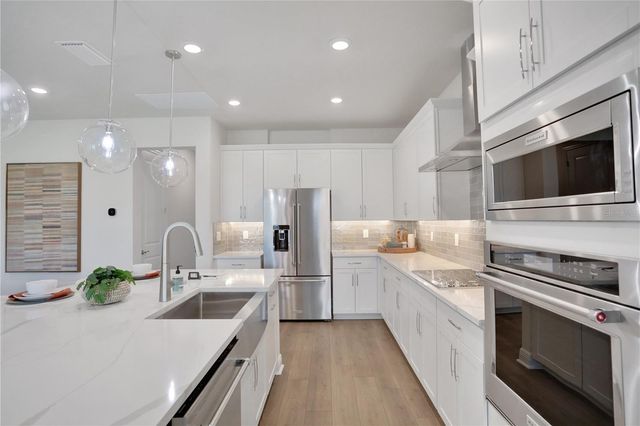 17417 VALLEYWOOD PARKWAY, Land O Lakes, FL 34638