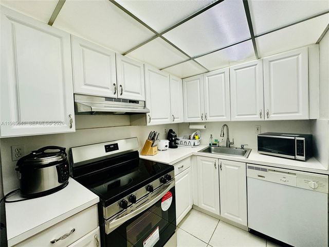 17530 NW 68th Avenue C4012, Hialeah, FL 33015