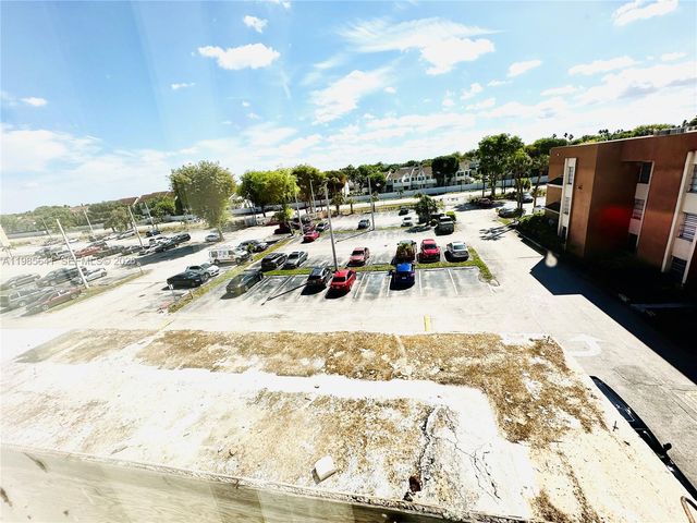 17530 NW 68th Avenue C4012, Hialeah, FL 33015
