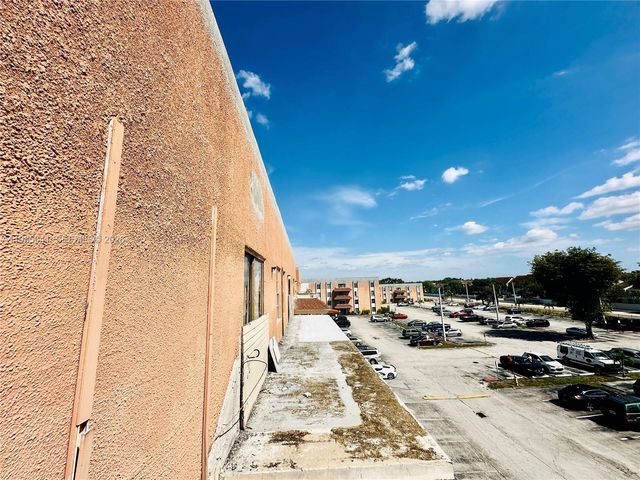 17530 NW 68th Avenue C4012, Hialeah, FL 33015