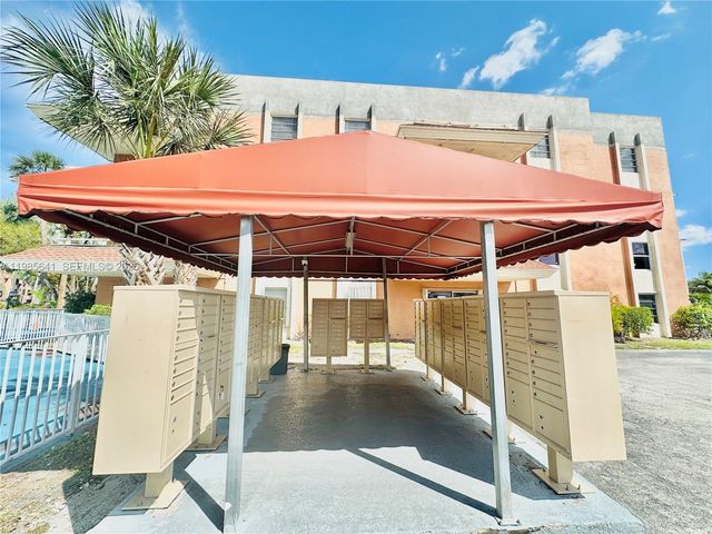 17530 NW 68th Avenue C4012, Hialeah, FL 33015