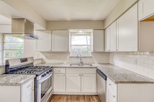 4419 Curly Oaks Drive, Houston, TX 77053