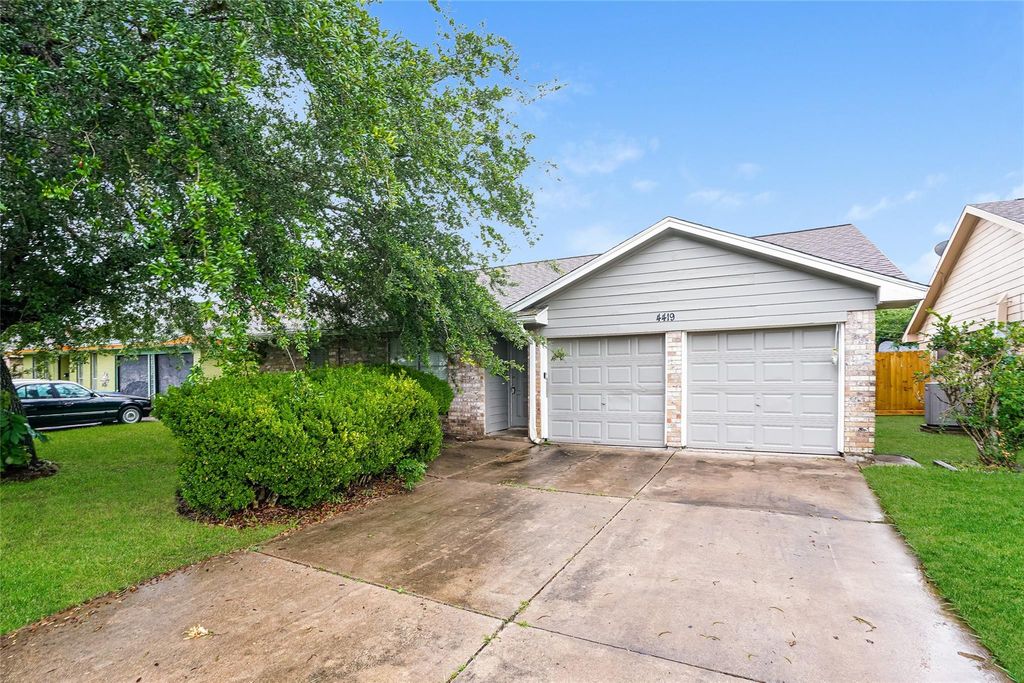 4419 Curly Oaks Drive, Houston, TX 77053