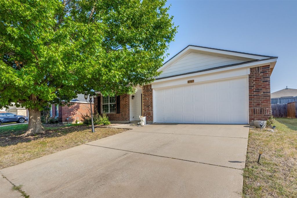 4507 Falcon Drive, Sherman, TX 75092