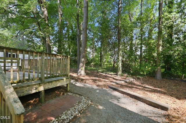 3329 Derbyshire Place, Raleigh, NC 27604