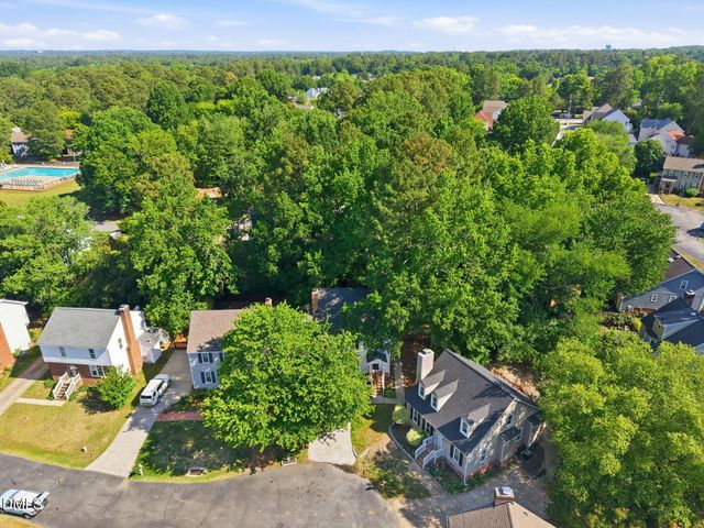 3329 Derbyshire Place, Raleigh, NC 27604