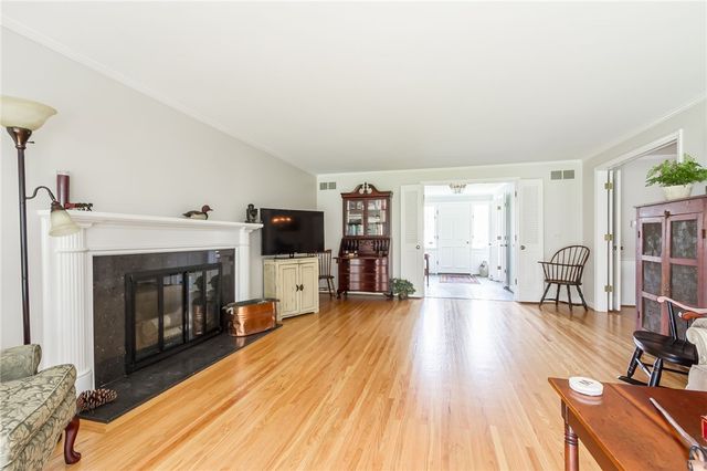 1 Creekside Road, Perinton, NY 14450
