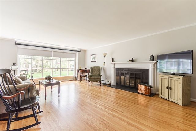 1 Creekside Road, Perinton, NY 14450