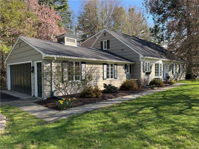 1 Creekside Road, Perinton, NY 14450