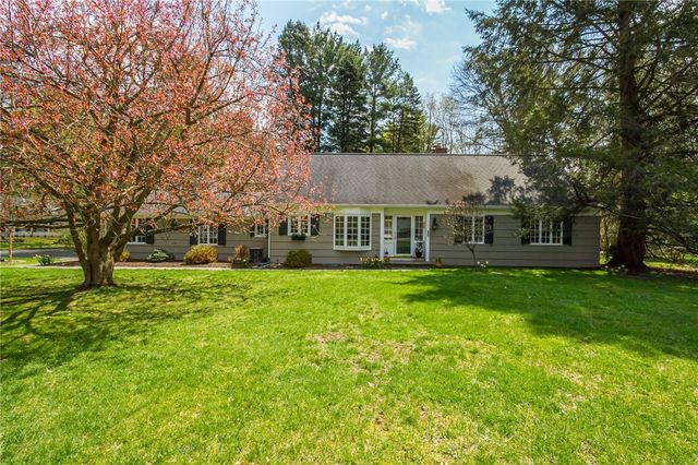 1 Creekside Road, Perinton, NY 14450