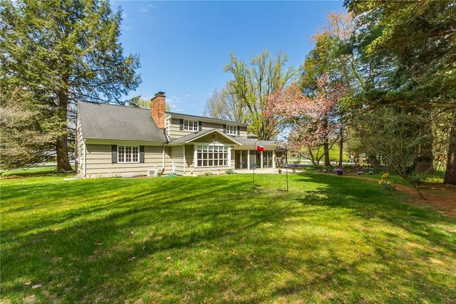 1 Creekside Road, Perinton, NY 14450