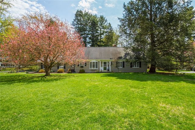 1 Creekside Road, Perinton, NY 14450
