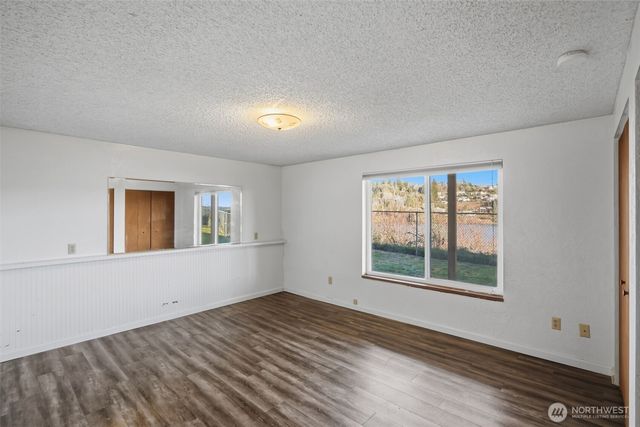 2644 Stevens Drive, Bremerton, WA 98312